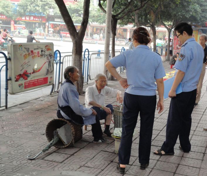 115三乱 治理进行时 1 耐心劝导.jpg