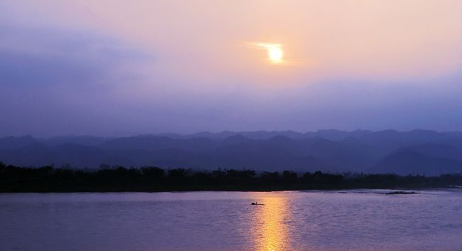 128青衣江渔舟唱晚（摄于新大桥）.jpg
