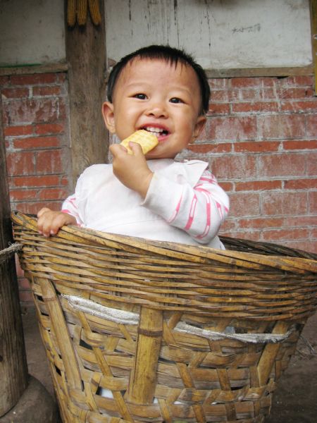 136农村孩子的摇篮1.jpg
