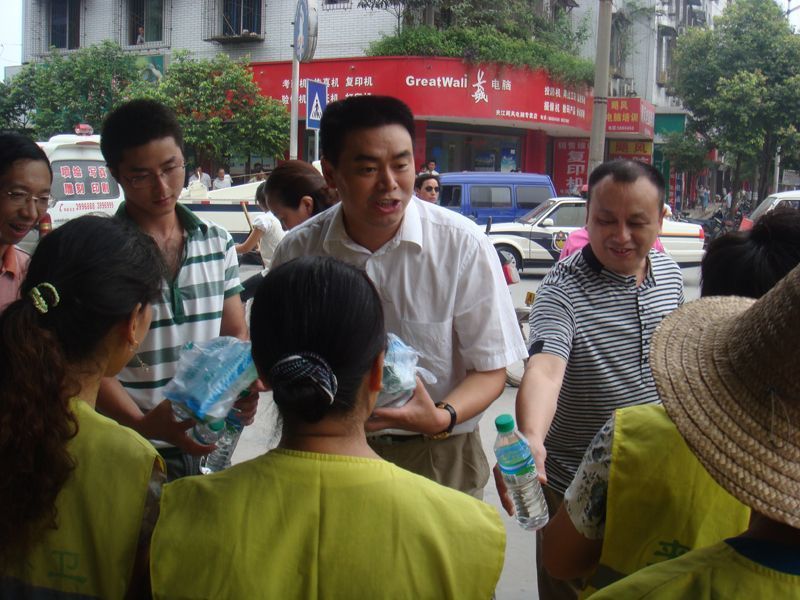 亲切的慰问.JPG