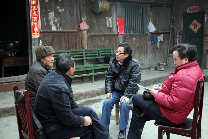 接受采访.jpg
