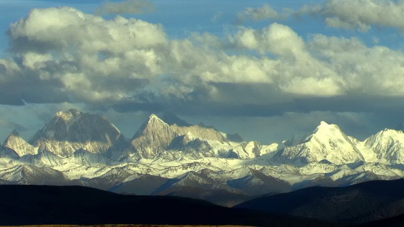 青色贡嘎山.jpg