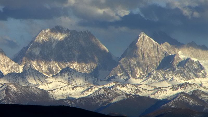 蓝色贡嘎山.jpg