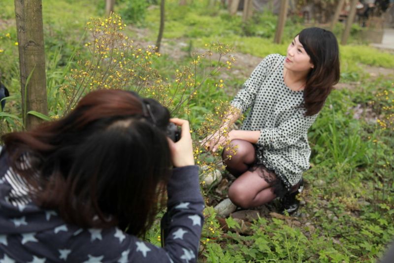 美女拍美女.jpg