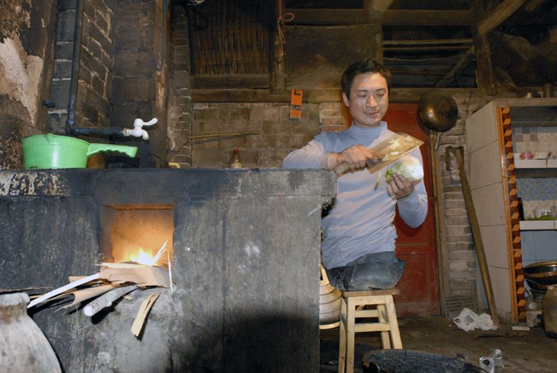 9灶台做饭.JPG