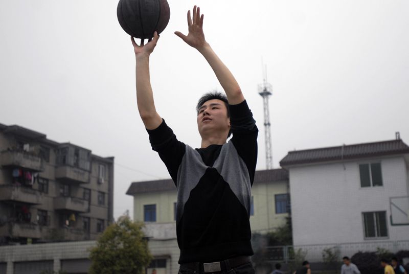 9..篮球是徐标的 工余爱好.JPG