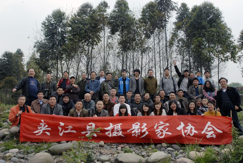 5.全家福一张，看看哪个是你。.JPG