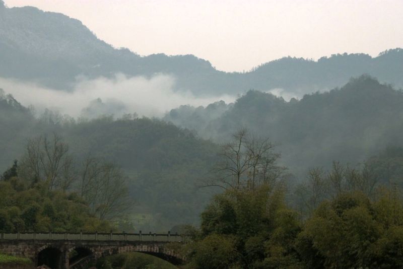重山叠嶂.jpg