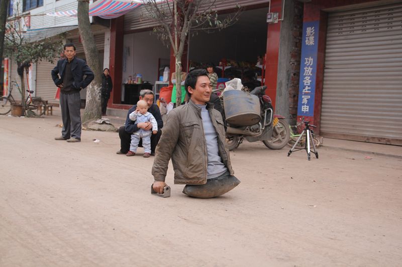照样子走路