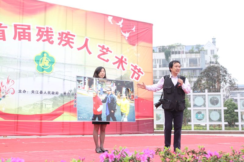 我在大街上看到动人的一幕