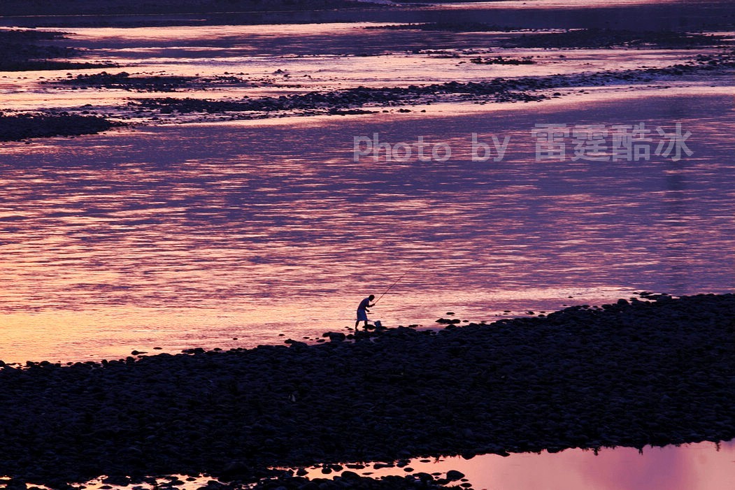 夕阳垂钓者.jpg