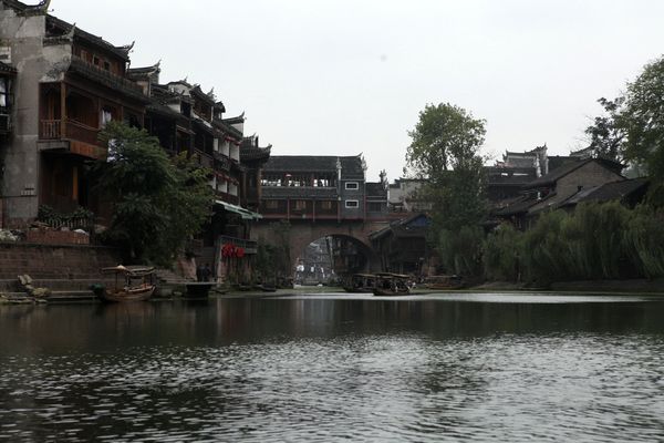 凤凰沱江
