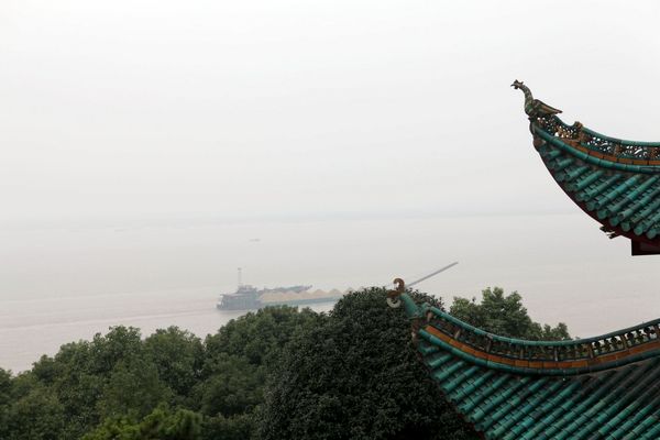 岳阳楼上望洞庭