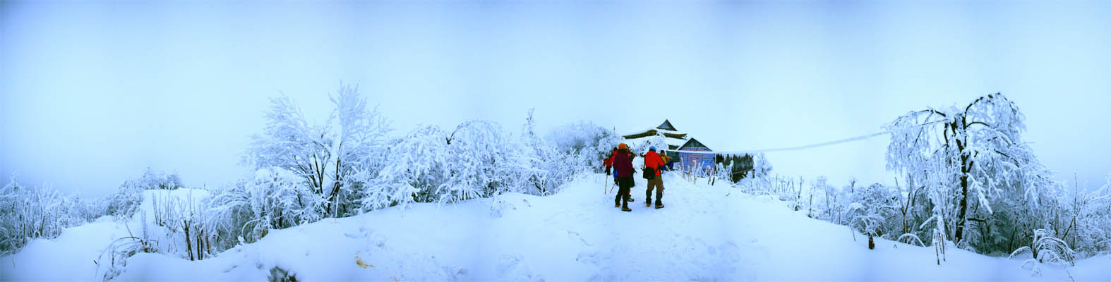 赵公山金顶全景图小.jpg
