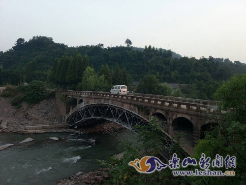 峨眉双福镇至夹江木城镇青竹沱大桥通车