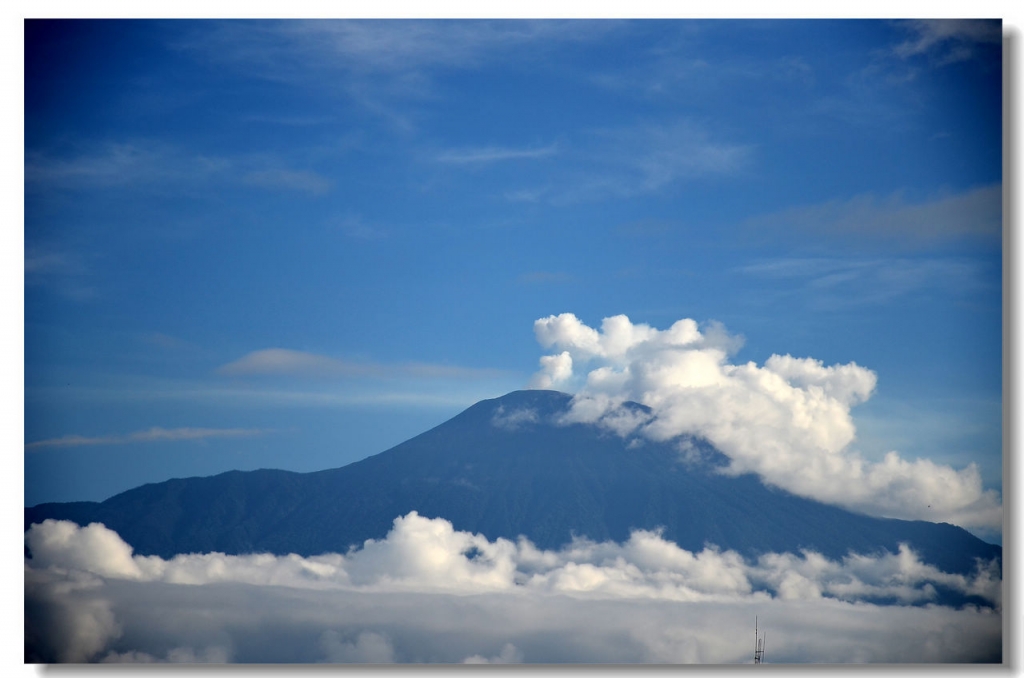 远处的火山，明天我们就去登上去