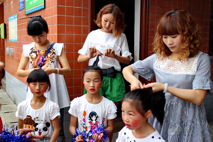 -为小演员扎头2.JPG