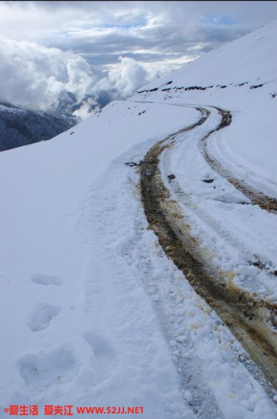 途经的雪山.jpg