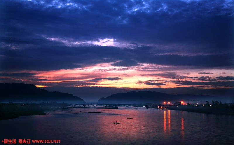 青衣江夜色_缩小大小.jpg