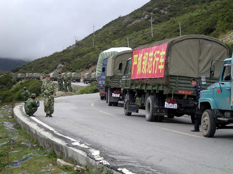 川藏线堵车2.jpg
