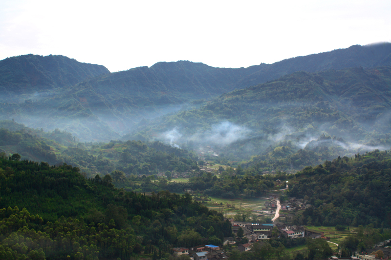 山村的早晨.jpg