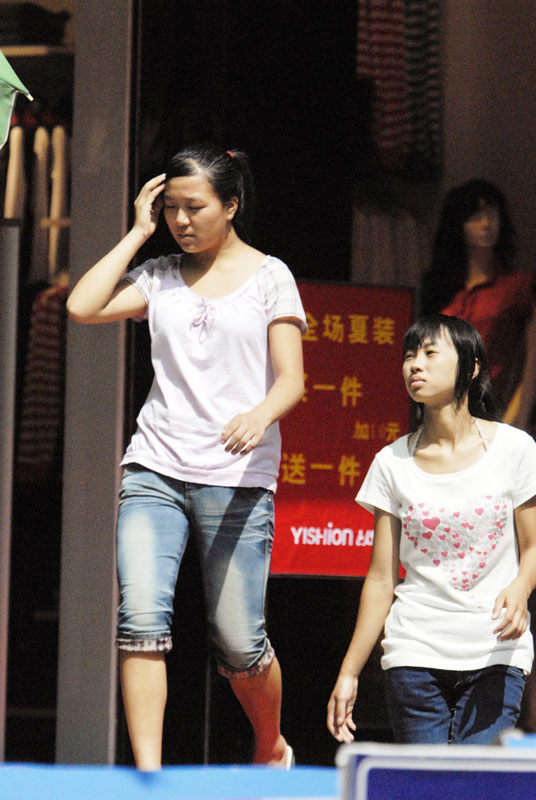 揩汗女郎.JPG