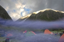 雅拉神山