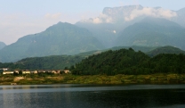 神秘的瓦屋山、美丽的雅女湖