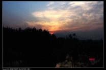 夕阳照青衣江