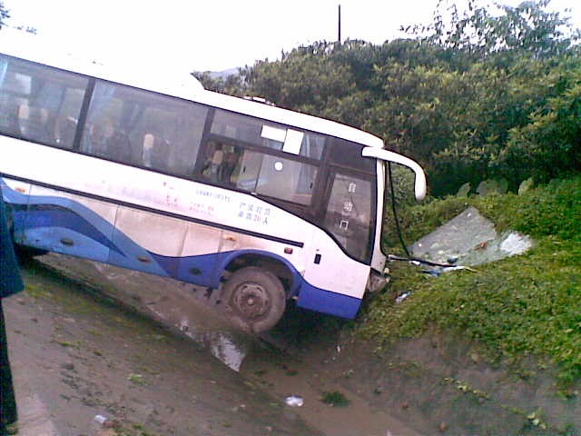002.jpg