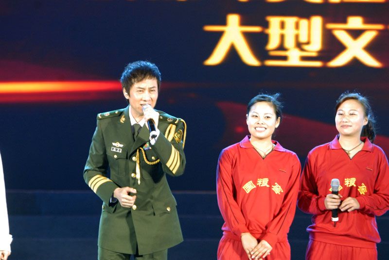 09江涛与观众互动1.jpg