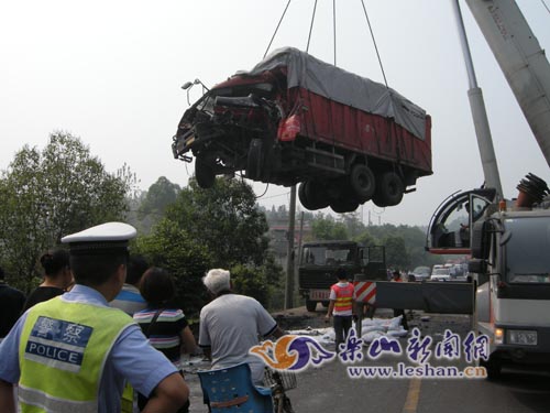交警部门在现场救援