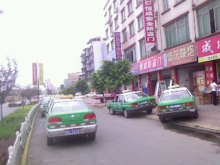 迎春东路乱象