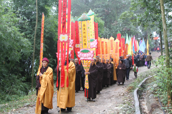 居士们队伍.jpg
