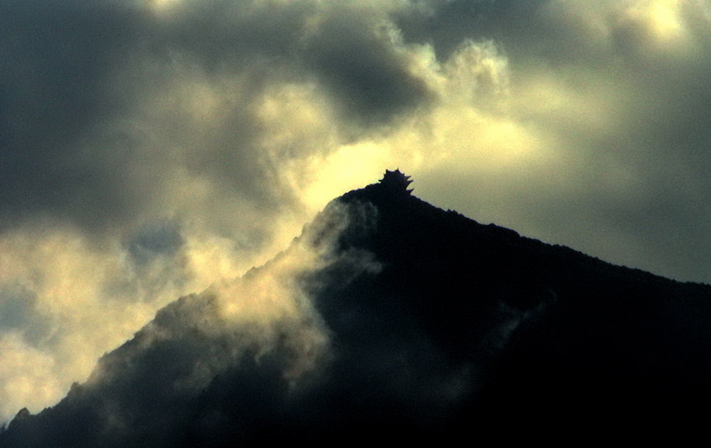 副本神秘的峨眉山.jpg