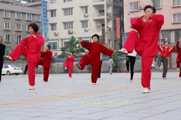 红衣太极拳.jpg