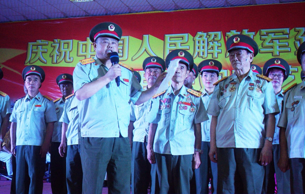 4介绍第二位老英雄.jpg