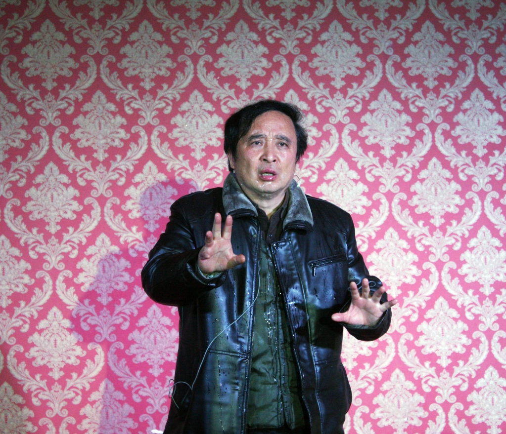 12  孙建宏表演谐剧《酒醉心明白》.jpg