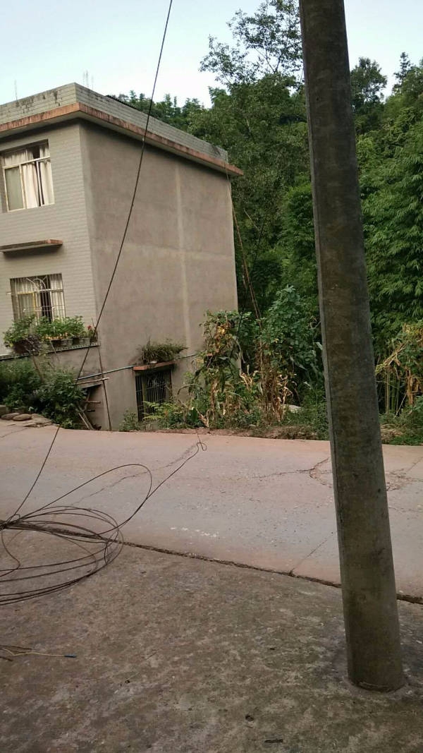 233752myvno9rysvm9issy.jpg