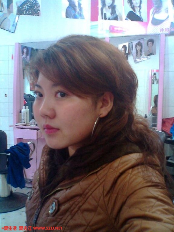 帅姐美业喻春梅.gif