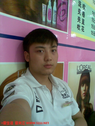 胡爽.jpg