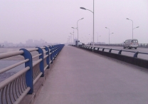在青衣江二桥上看夹江城